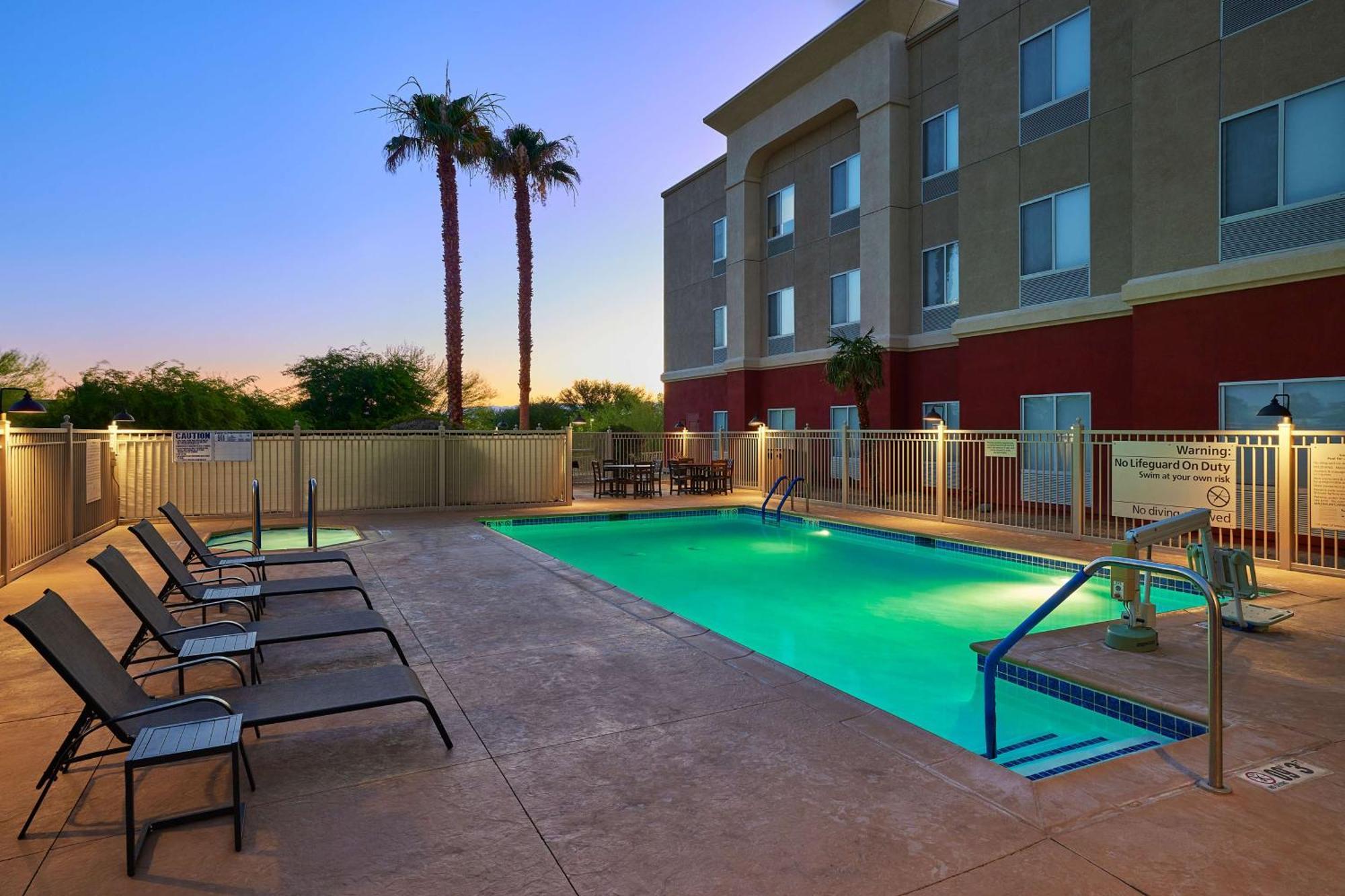 Hampton Inn & Suites Ridgecrest Buitenkant foto