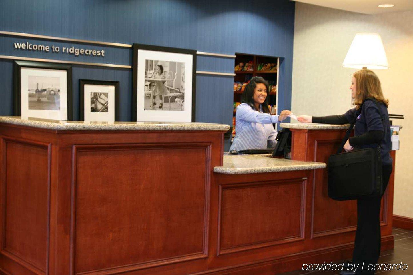 Hampton Inn & Suites Ridgecrest Interieur foto